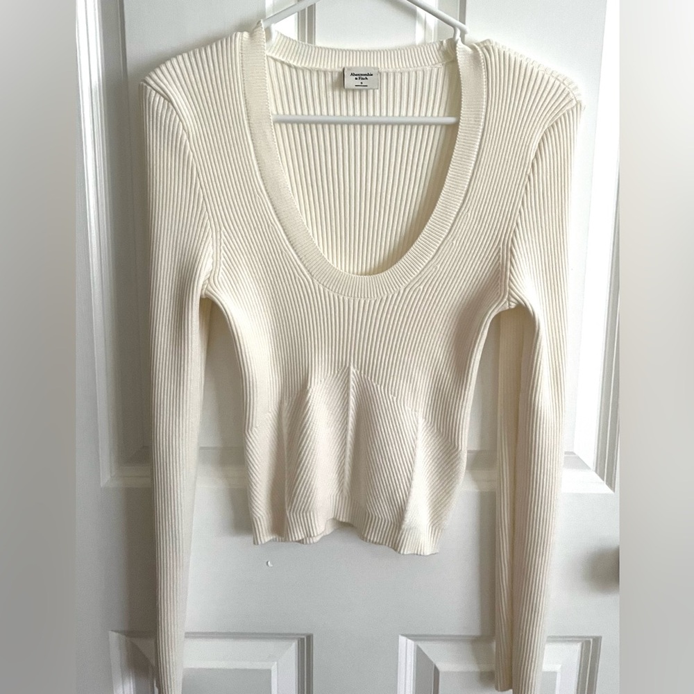 Abercrombie & Fitch Small Cream Sweater